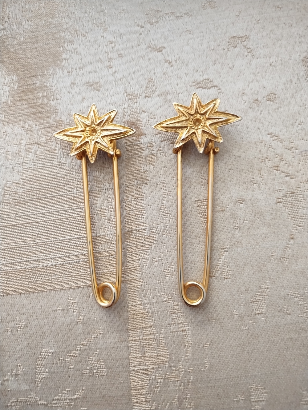 Vintage Gold Tone Sunburst Kilt Pins - Starburst Safety Pin Brooches (Set of 2)
